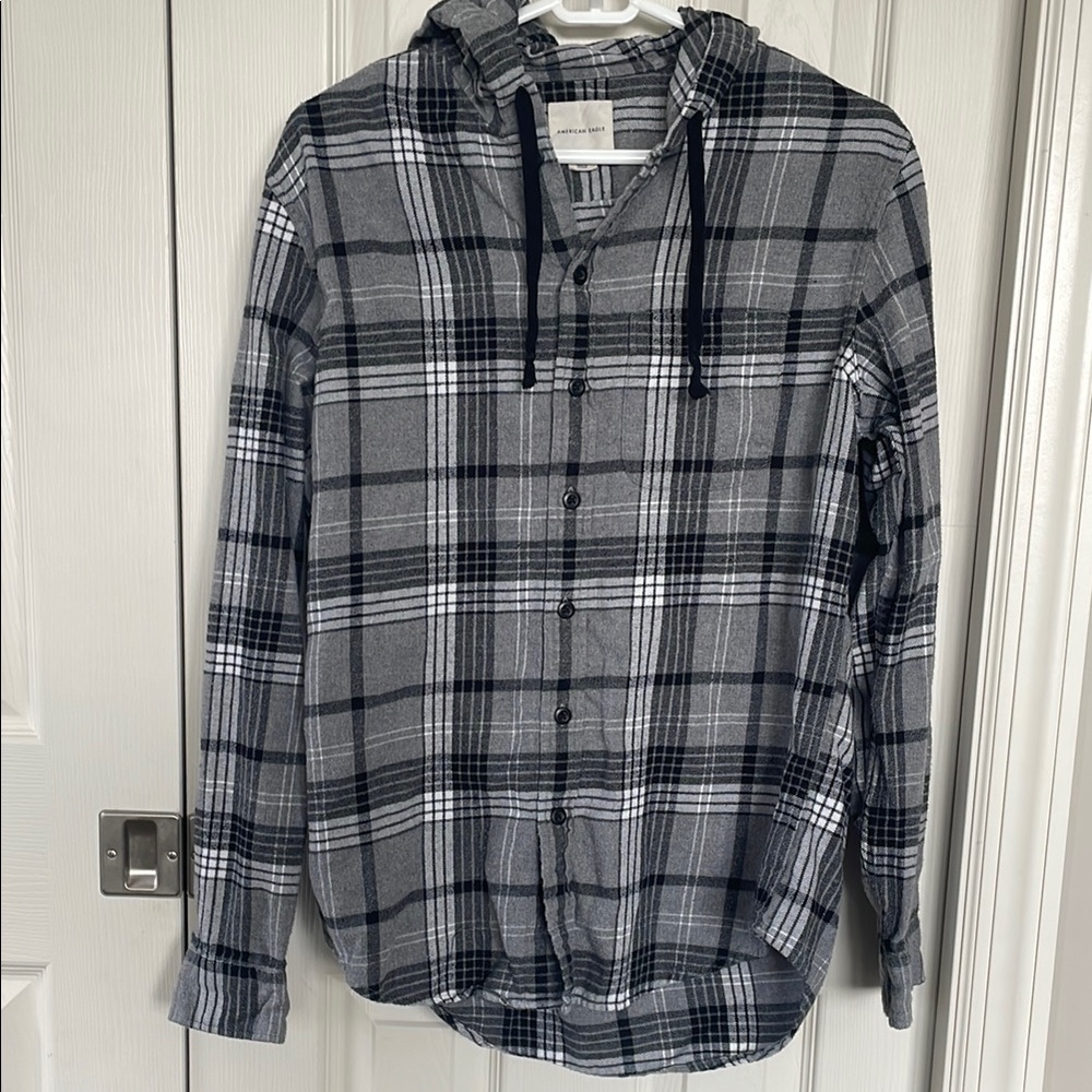 American Eagle Outfitters Gray Plaid Casual Button Down Shirt